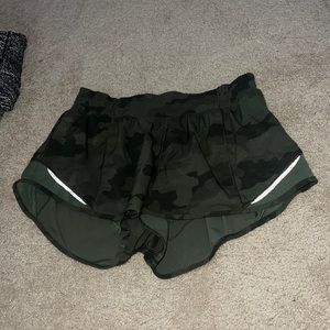 Lululemon Hotty Hot shorts